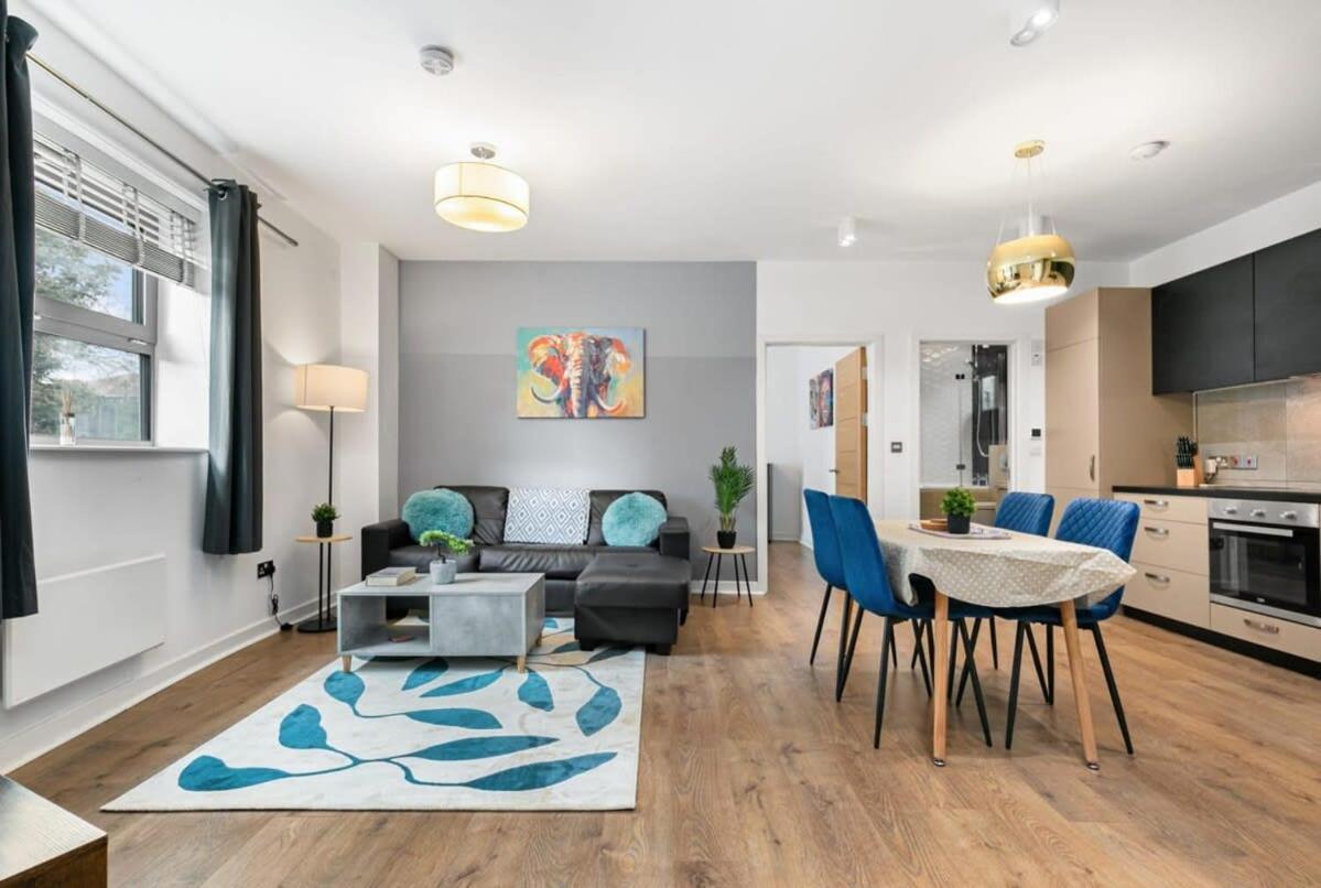Spacious 1 Bedroom Apartment In Central Woking Exterior photo
